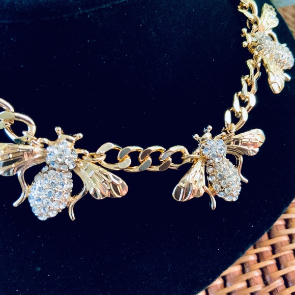 Lilly Pulitzer Necklace BEE NWT BUMBLEBEE  ⭐️ GOLD LINK CHAIN CRYSTAL - Picture 2 of 13